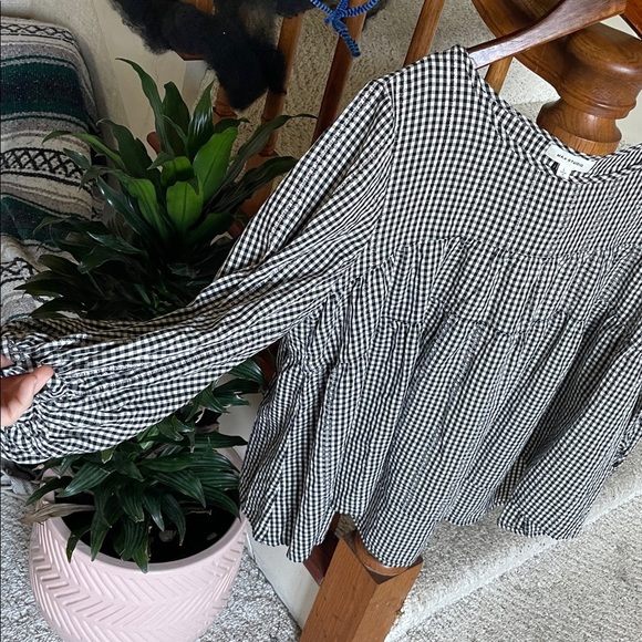 Max Studio Black and White Checkered Gingham Blouse - Picture 4 of 10